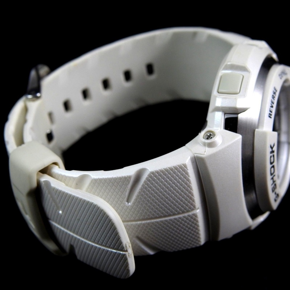 Casio G-Shock Standard G-Spike G-300LV White Watch - Picture 6 of 8